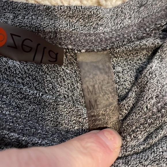 Zella L charcoal gray long sleeve top with twist bottom - Picture 5 of 10